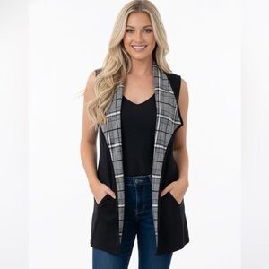 Flamingo Urban black & white plaid knit cardigan with pocket size medium